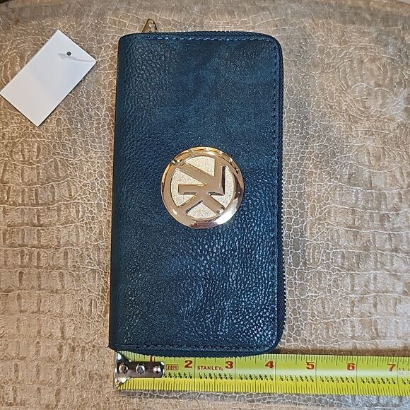 NWT Leather Wristlet - Picture 8 of 9